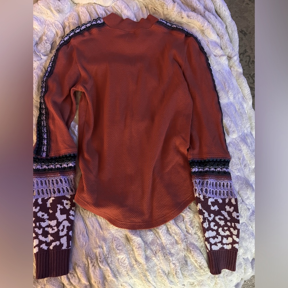 Free People Switch it up Cuff Thermal top